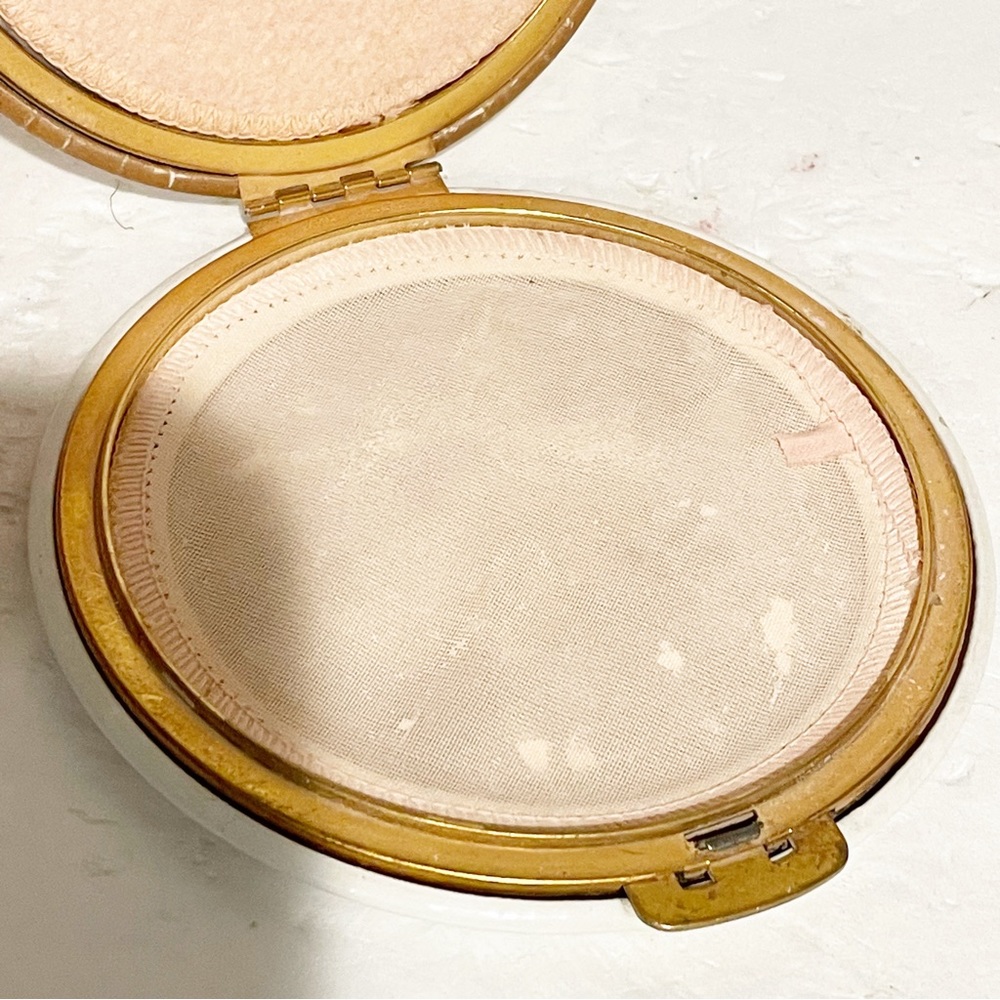 Rex Fifth Avenue Large Vintage Face Powder Compact with Mirror Pansies - Picture 3 of 5